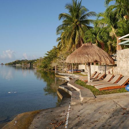 Villa Santuario Lake Front Oasis باكالار المظهر الخارجي الصورة