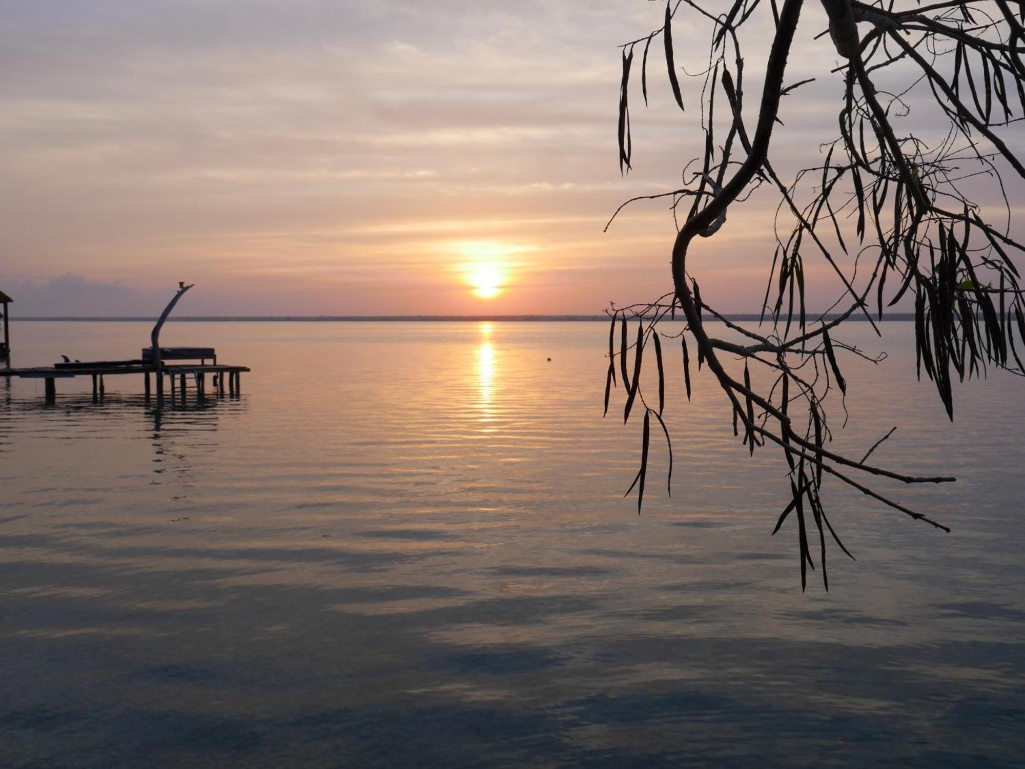 Villa Santuario Lake Front Oasis باكالار المظهر الخارجي الصورة